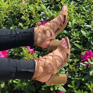 🔴DELETING IN 24 HOURS🔴Caged heel